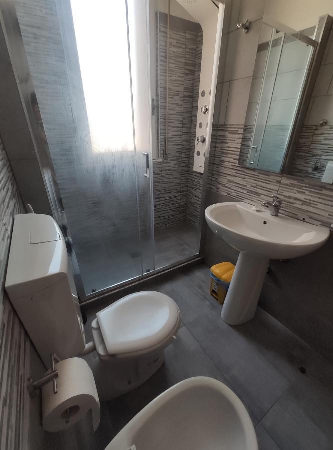 Appartamento C&Y Torelli 1 Novara Bagian luar foto